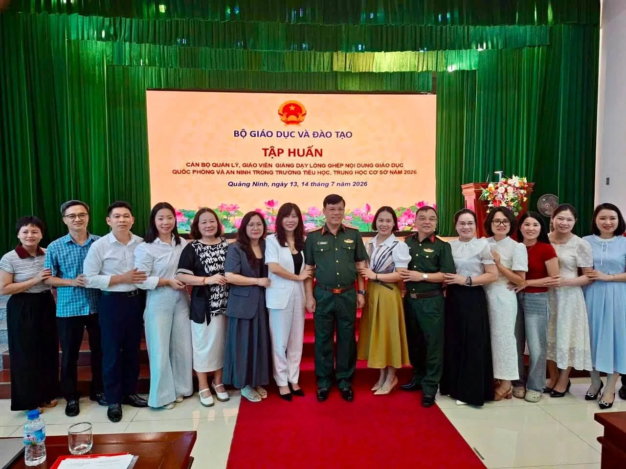 CÔ GIÁO TRẦN THỊ THU THAM GIA BÁO CÁO CHUYÊN ĐỀ CẤP BỘ VỀ LỒNG GHÉP GIÁO DỤC QUỐC PHÒNG VÀ AN NINH TRONG DẠY HỌC MÔN LỊCH SỬ VÀ ĐỊA LÍ CẤP THCS