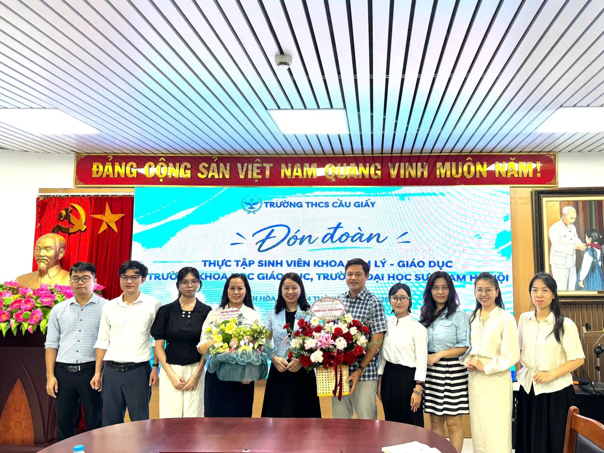TRƯỜNG THCS CẦU GIẤY CHÀO ĐÓN ĐOÀN THỰC TẬP SINH KHOA TÂM LÝ - GIÁO DỤC, TRƯỜNG KHOA HỌC GIÁO DỤC, TRƯỜNG ĐẠI HỌC SƯ PHẠM HÀ NỘI