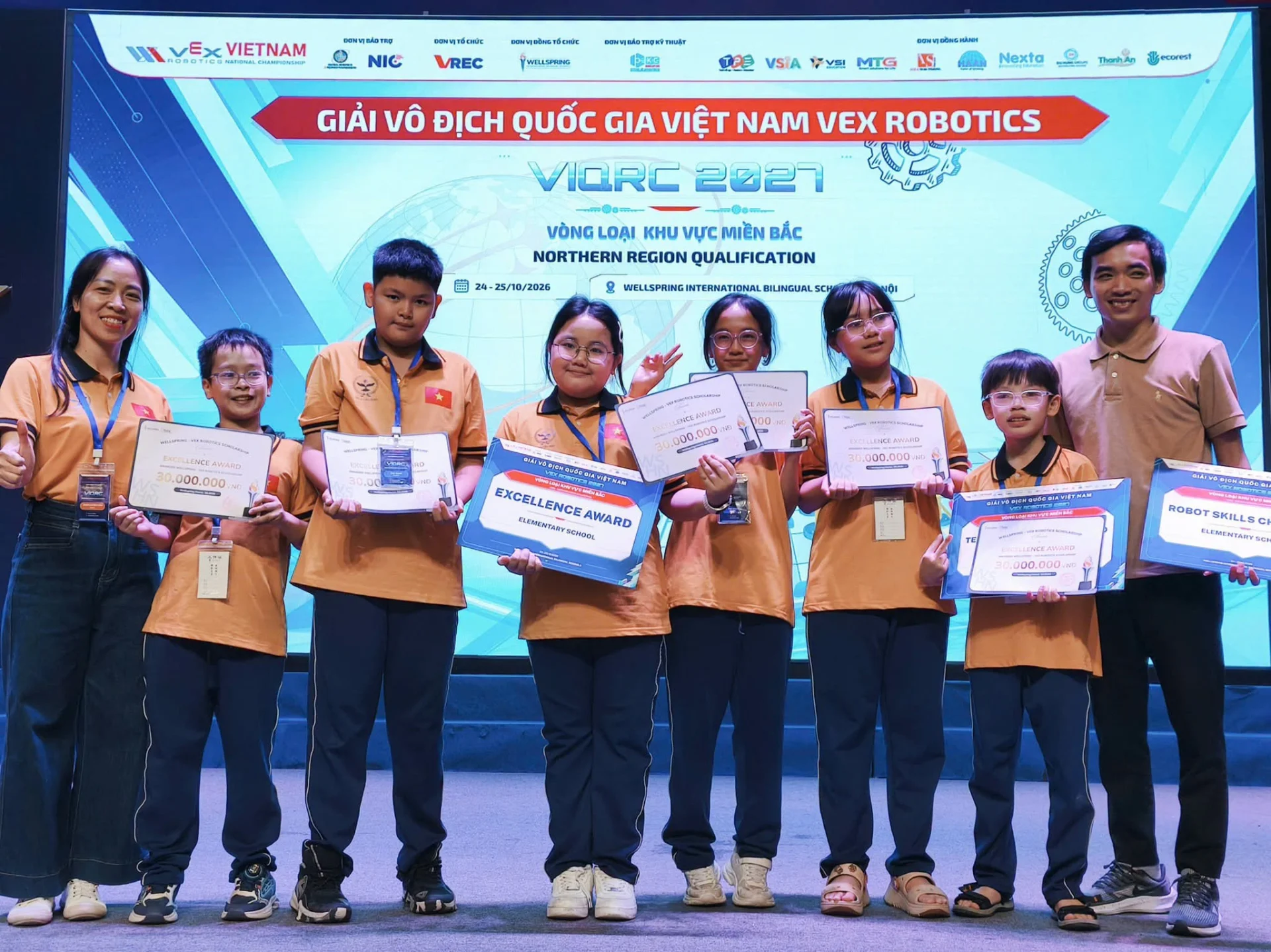 CGERS TỎA SÁNG TẠI VEX ROBOTICS 2026 – 13 GIẢI THƯỞNG ẤN TƯỢNG TẠI VÒNG LOẠI KHU VỰC MIỀN BẮC!