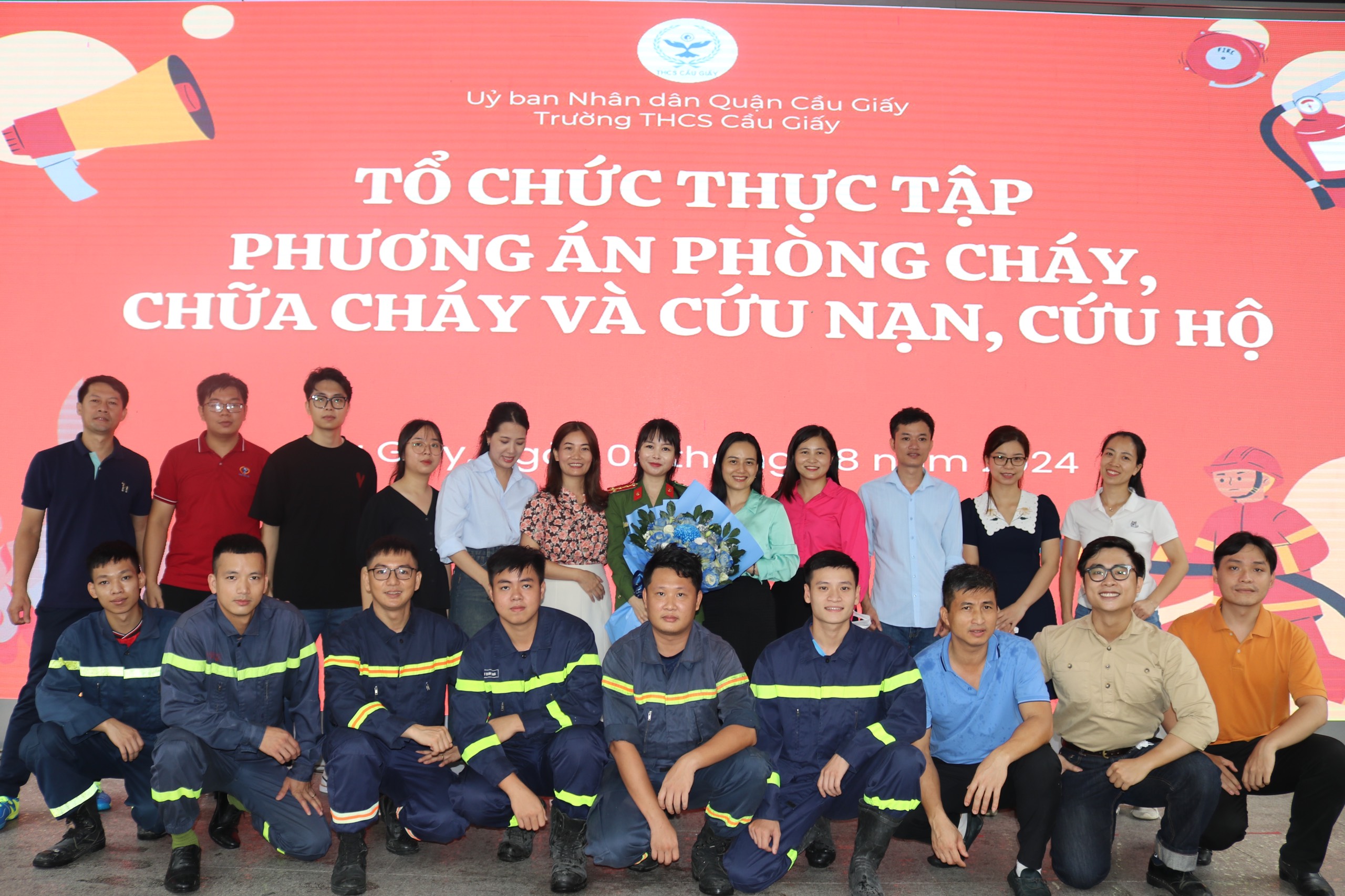 TRƯỜNG THCS CẦU GIẤY TỔ CHỨC THỰC TẬP PHƯƠNG ÁN PHÒNG CHÁY, CHỮA CHÁY VÀ CỨU NẠN, CỨU HỘ NĂM 2024